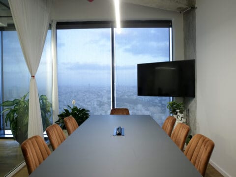 httpswww.spacenter.co .il חדר ישיבות במגדל מידטאון תל אביב Meeting room Midtown Tel Aviv 1