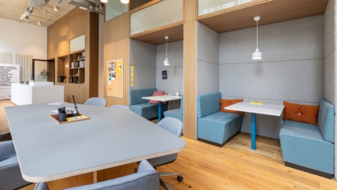 ספייסס שדרות ההשכלה תל אביב, תל אביב-יפו